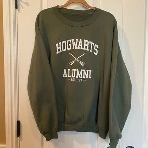 HOGWARTS ALUMNI OLIVE GREEN SWEATSHIRT HARRY POTTER